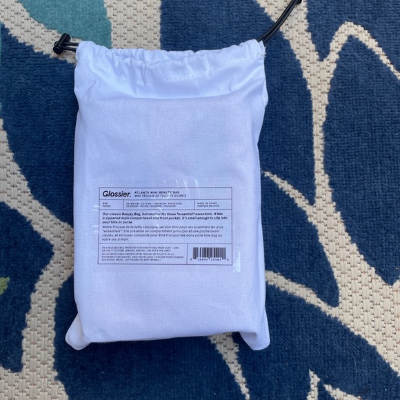 Glossier Atlanta mini beauty bag! Brand new! - Picture 7 of 7